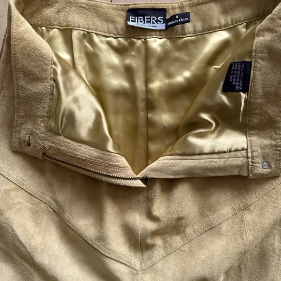 Beautiful Suede Lined Skirt - Picture 9 of 9